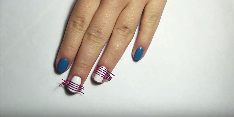 make strips on the nails