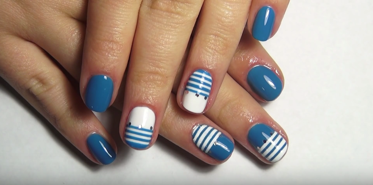 white blue striped nails