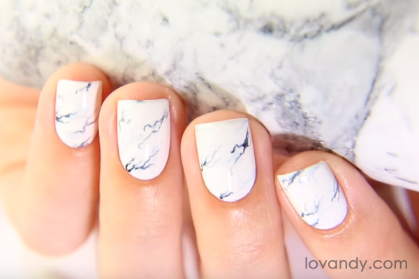 marble nails do look beautiful